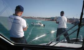 Porto Recanati, imbarcazione alla deriva in mare: 4 giovani soccorsi dalla Guardia Costiera