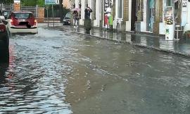 Bomba d'acqua a Civitanova, piazza XX Settembre allagata