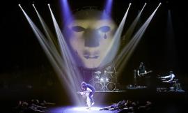 Macerata, allo Sferisterio si viaggia sulla luna, con l'opera rock "Shine Pink Floyd Moon"