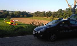 Tolentino, travolta da un furgone mentre fa jogging e scaraventata in un campo: grave una ragazza (FOTO)