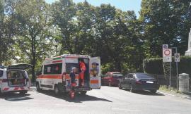 Macerata, investito da un'auto in piazza Garibaldi: uomo al Pronto Soccorso (FOTO)