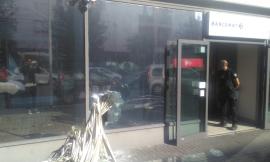 Civitanova, assalto alla Banca Popolare di Bari: malviventi fanno esplodere il bancomat (FOTO)