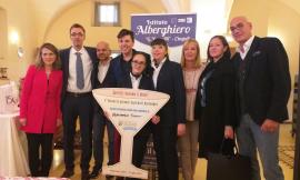 Il bartender Francesco Lanfranconi protagonista di una master class all'Alberghiero di Cingoli
