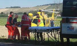 Corridonia, cade da un'altezza di quattro metri e batte la testa: operaio a Torrette in codice rosso (VIDEO e FOTO)