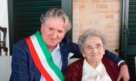 Tolentino festeggia i 100 anni della maestra Marcella Carletti