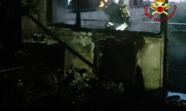 Porto Recanti, incendio al quarto piano dell'Hotel House: abitazione divorata dalle fiamme (FOTO)