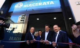 Macerata, Giorgetti inaugura la nuova sede della Lega: "Liberare la città da Carancini" (FOTO)