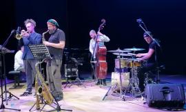 Tolentino, la rivoluzione di John B. Arnold al Politeama: oltre i confini del Jazz