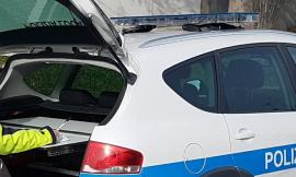 Recanati, si rinchiude all'interno dell'auto per evitarne il sequestro: denunciato un 54enne