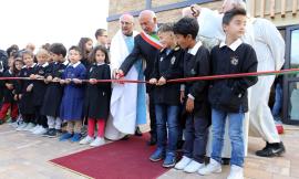 Grande festa a Muccia. Inaugurata la nuova chiesa di San Biagio: tornano a suonare le campane (FOTOGALLERY e VIDEO)