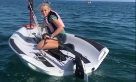 La maceratese Benedetta Cruciani in gara per la Coppa dei Campioni di Vela in Sardegna