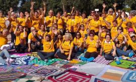 San Severino, coperte solidali in piazza Del Popolo: il ricavato per pavimentare i giardini delle scuole d'Infanzia