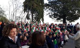 Loro Piceno, taglio del nastro per la nuova Scuola Primaria: "Tassello fondamentale nel tessuto sociale"