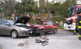 Macerata, scontro fra due auto e un furgone: traffico in tilt (FOTO)