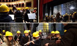 "Concerto speciale" con strumenti e caschetti al Teatro Marchetti di Camerino (VIDEO)