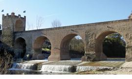 Tolentino, nuova pavimentazione sul Ponte del Diavolo: taglio del nastro per la chiusura dei lavori