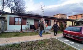 San Severino, maltempo: pioppo cade e causa black-out all'energia elettrica: sopralluogo del sindaco alle Sae