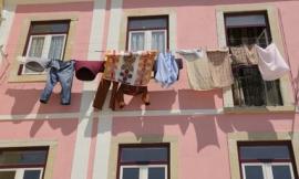 Civitanova, multe da 80 a 500 euro per i panni stesi sul balcone