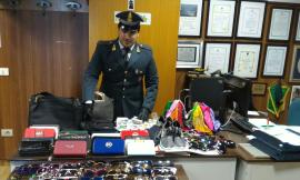 Macerata, operazione della guardia di finanza: confiscati 3500 articoli illegali nella provincia