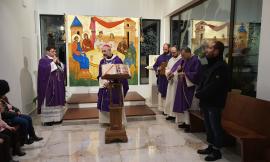 Tolentino, il vescovo Marconi in visita allo Spirito Santo: inaugurata la nuova Cappella
