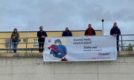 Camerino, "Siamo nelle vostre mani, siete nei nostri cuori": messaggio al Covid-Hospital