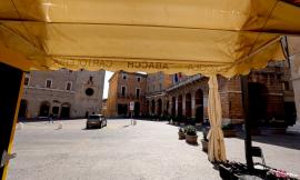 Macerata, le edicole e i tabaccai ai tempi del Coronavirus: "Vendite scese anche del 90%, siamo aperti solo per servizio" (FOTO)