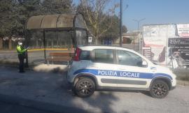 Cingoli, boato nella notte: un super-petardo danneggia una pensilina, indagini in corso