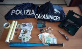 Tolentino, beccati al parco nel giorno di Pasqua per spacciare: denunciati un 19enne e un 23enne