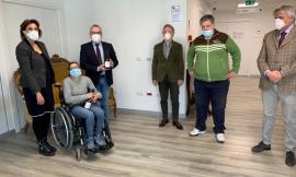 Ospedale di Macerata, bottiglie di vino per il personale sanitario: il dono di Podere Sabbioni