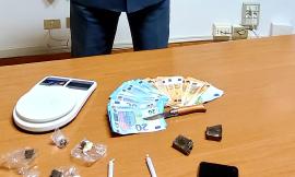 Civitanova, spaccio a domicilio: denunciati due giovani di 22 anni e sequestrati 55 grammi di droga (VIDEO)