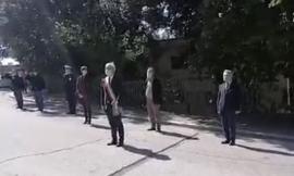 Macerata, 25 Aprile: le casse abbandonano il Sindaco durante l'inno nazionale e lui lo porta a termine da solo (VIDEO)