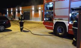 Civitanova, incendio alla stazione: fiamme divampano all'interno della biglietteria (FOTO)