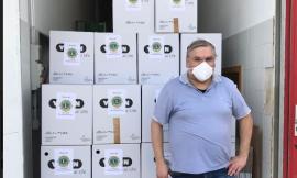 Macerata, il cuore del Club Lions Sferisterio: donati 30 pacchi di generi alimentari alle famiglie bisognose