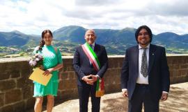 Camerino, primo matrimonio alla Rocca dei Borgia: "Riprende vita la città attraverso uno dei luoghi più belli" (FOTO)
