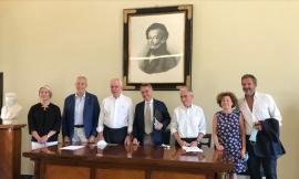 Recanati, Celebrazioni Leopardiane: l'attore Lo Cascio incanta l'orto del colle dell’Infinito