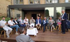 Macerata, "in attesa del cambiamento": abbracci e sorrisi per la presentazione del candidato Sindaco Parcaroli (FOTO e VIDEO)