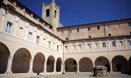 Recanati, parte "Estate al Chiostro": tre serate tra spettacoli live e mercato di artigianato
