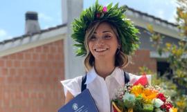Treia, una dottoressa in salotto: Alessia Vitali si laurea in Ingegneria Meccanica