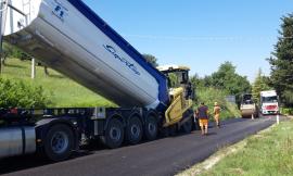 “Abbadia di Fiastra - Mogliano”, al via i lavori di asfaltatura lungo la strada provinciale