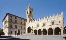 Montecassiano, l'estate inizia da Piazzale delle Clarisse con  "Letture sotto le stelle"