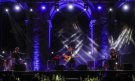 Recanati, la voce di Niccolò Fabi incanta il pubblico di Lunaria