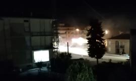Rapina a Trodica, ladri sfondano l'ingresso della banca con un carro attrezzi: scardinato lo sportello bancomat