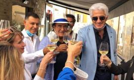 Macerata, la Lega passeggia con Albano: un tour turistico dallo Sferisterio al Centro Storico (Foto)