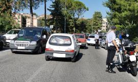 Macerata, speronano un'auto e si danno alla fuga: fermato Maggiolone con 3 persone a bordo