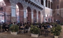 Macerata, 2 dipendenti e un cliente senza mascherina: chiusa per 5 giorni la "Porchetteria Centrale"