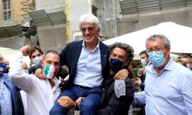 Svolta storica per Macerata, vince la destra: Sandro Parcaroli è il nuovo sindaco (VIDEO e FOTO)