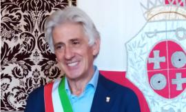 Macerata, Parcaroli riceve la fascia tricolore: "Sarò un sindaco che viaggia verso l'alto" (FOTO e VIDEO)