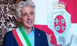 Una città in amore per Parcaroli: la storia inizia con una telefonata di "Buon Compleanno"