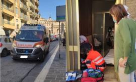 Macerata, scivola su un gradino e batte la testa: anziana trasportata al Pronto Soccorso (FOTO)