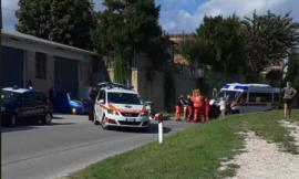 Petriolo, accusa un malore e si ribalta con l'Apecar: soccorso un 74enne